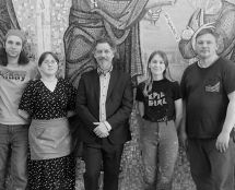 Владимир Чёрный художник. <br/>Группа художников-мозаичистов набиравшая мозаики:<br/> Илюченко Натальная, Смирнов Михаил, Епифанов Александр, Плеханова Мария, Чёрный В.А - создатель картонов, Козлова Мария, Низамов Роберт, Шакиров Булат, Блажнов Андрей.