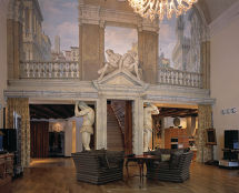 Владимир Чёрный художник. <br/>Общий вид холла с настенной росписью. 