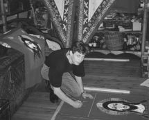 Владимир Чёрный художник. <br/>Работа над знамёнами.